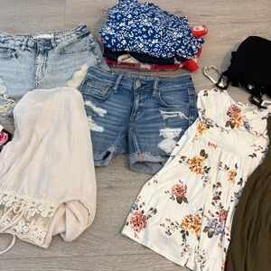 Huge Lot of Ladies Small Clothing - lululemon, aerie, American eagle, & more!)